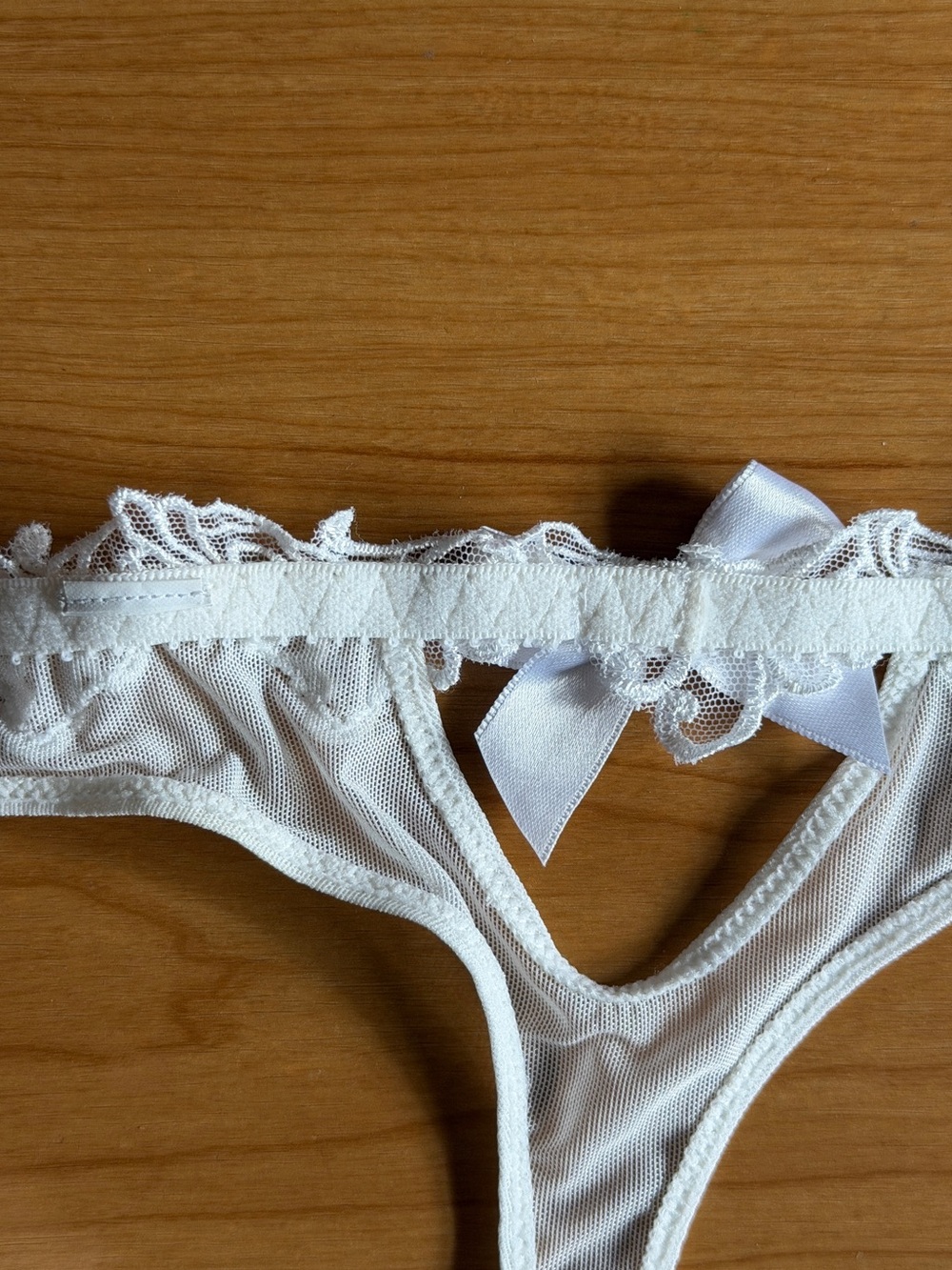 Lise Charmel Soir de Venise G-String in White - Picture 5 of 5